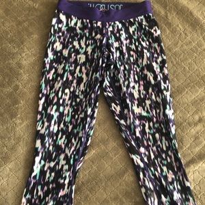 Nike “Just do it” Capri leggings size small.